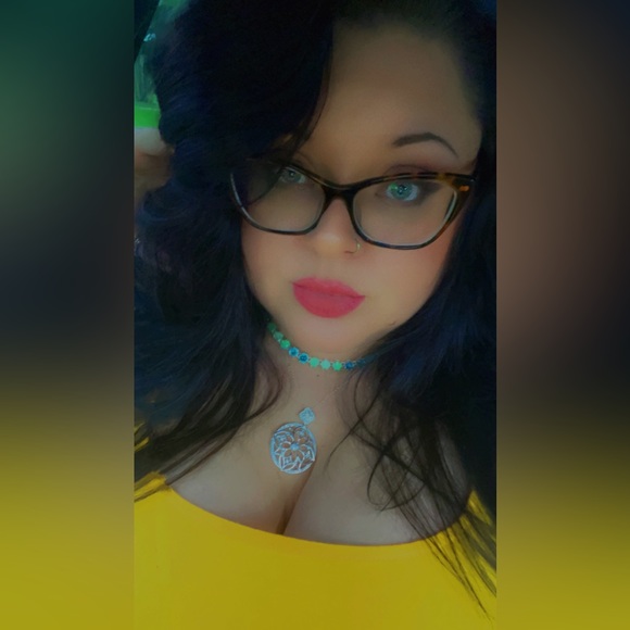 Meet your Posher, Elizabeth - Picture 2 of 4